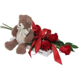 3 rose rosse pacco di cioccolatini e orsetto