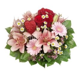 Bouquet con rose rosse, gerbere rosa e lilium rosa