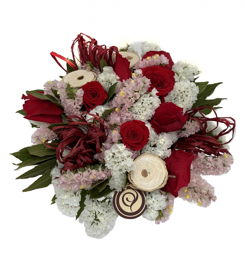 Bouquet con fiori e rose rosse stabilizzati