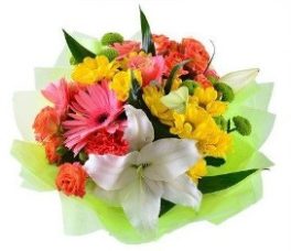 Bouquet con lilium gerbere, margherite