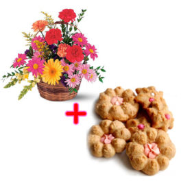 Cesto fiori freschi di stagione misti composizione con biscotti