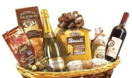 Cesto Regalo Idea Natale con dolci tipici natalizi - panettone spumante