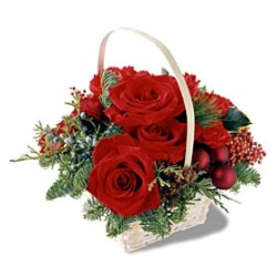 Cesto Di Fiori Freschi Per Natale Composizione Rose Rosse