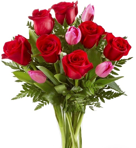 Bouquet con rose rosse e tulipani rosa