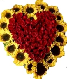 Composizione A Forma Di Cuore Con Girasoli E Rose Rosse