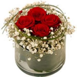Rose Rosse e nebbiolina in vaso di vetro