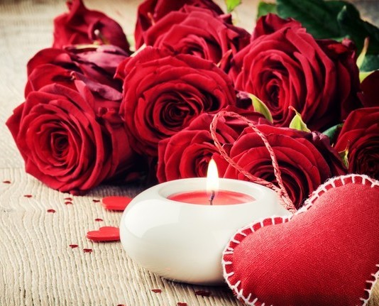 San Valentino: Spedire fiori regali e torte , colazione a domicilio