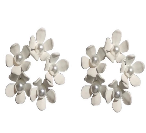 orecchini fiorellini con perline